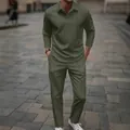 Conjunto casual de dos piezas para hombre en verde oliva con polo de manga larga y pantalón - Verde Militar