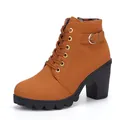 Botines clásicos de cordones en color tostado con tacón alto ancho y hebilla - 35 / Marrón