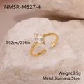 Vue détaillée d'une bague ajustable dorée torsadée avec une pierre zircon marquise - Style Zirconia Marquise (NMSR-M527-4) / Ouvert Réglable / Or