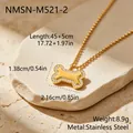 Vue détaillée du collier pendentif en forme d'os avec dimensions et spécifications - Style Os (NMSN-M521-2) / Or 18 carats / Or