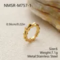 Vista detallada de un anillo de acero inoxidable con diseño de bambú dorado y parámetros - NMSR-M757-1 / Talla 6 / Talla única