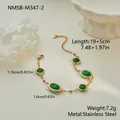 Vista detallada de una elegante pulsera de acero dorado con piedras de circón verde - Pulsera de Diamante Verde Geométrico (NMSB-M347-2) / Chapado en oro 18K