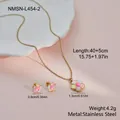 Detailansicht der niedlichen Halskette und Ohrringe mit Blumen aus Edelstahl für Kinder - Fünfblättriges Blumen-Design (NMSN-L454-2) / Halskette Und Ohrring Set