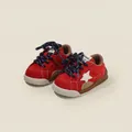 Zapatillas rojas de marcha para niños con detalle de estrella blanca y cordones azules - Talla 16 / Interior 12.5cm / Rojo
