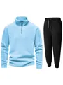 Detalle de chándal de forro polar para hombre con top azul claro con cremallera y pantalón - Azul cielo