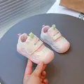 Scarpine primi passi rosa e bianche per neonati con simpatica toppa a fragola. - 16 / Stile Fragola (MLX-5055) / Rosa