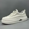 Baskets en cuir véritable blanc pour hommes avec semelle épaisse style chic décontracté - 38 / Blanc