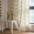 Fris gordijn met bloemenprint en beige kwastjes voor slaapkamer of keuken decoratie - 150x120cm / Verse Bloemencluster - Kwastjes Gordijn (Haak Bovenkant)