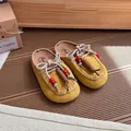 Zuecos retro amarillo mostaza estilo Wallabee con cordones de cuerda y cuentas - Talla 26 (17.3cm) / Amarillo