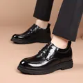 Zapatos derby clásicos de cuero negro con cordones para hombre y suelas de plataforma - 37 / Negro