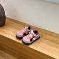 Baskets respirantes rose et bordeaux pour tout-petits avec semelles très souples - Rose