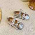 Chaussures Mary Jane argentées pour enfants avec nœud et bout fendu - Taille 21 / 13.5cm / Argent
