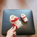 Leichte rot-weiße Lauflernschuhe mit weicher Anti-Rutsch-Sohle für Babys und Kleinkinder - Rot