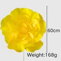Detailansicht der 60 cm großen gelben Deko-Rose aus PE für Außenveranstaltungen - Rose mit Stiel / 60CM