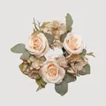 Primer plano detallado del anillo de vela con rosas y hortensias artificiales champán - Champán