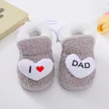 Graue warme Plüsch-Baby-Winterschuhe mit der niedlichen I Love Dad Herz-Stickerei - Grau