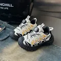 Sneaker in mesh per bambini con fibbia rotante, scarpe da corsa leggere e trendy - Taglia 26-31 (Confezione da 6 Paia) / Bianco