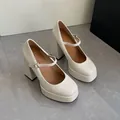 Retro cremeweiße Plateau-Mary-Jane-Pumps mit Blockabsatz und Riemchen - Beige (9cm Absatz)