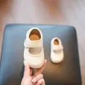 Cremeweiße Lauflernschuhe aus weichem Leder für kleine Mädchen im Mary-Jane-Stil - Beige