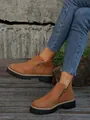 Bottines en daim marron pour femmes avec semelle épaisse crantée et fermeture éclair latérale. - Marron