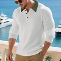 Détail d'un polo blanc à manches longues en maille côtelée avec col vert contrasté - S / Hauts / Blanc