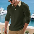 Détail du polo à manches longues pour homme en maille côtelée vert foncé et beige. - S / Hauts / Vert Militaire
