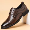 Klassische braune Herrenschuhe aus Leder im Brogue-Stil für Business und Alltag - 37 / Braun Ganzjährig