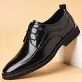 Klassische schwarze Leder-Herrenschuhe mit eleganten Brogue-Nähten für das Büro - 37 / Schwarz Vier Jahreszeiten