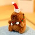 Simpatico peluche di capibara marrone con cappello di Natale e sciarpa verde - Capybara di Natale-Verde