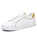 Elegantes zapatillas casuales de cuero blanco para hombre con detalles metalizados dorados - 36 / Blanco Calado (7715)