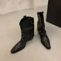 Stivali da cowboy western vintage neri con dettagli di borchie e punta affusolata - 35 / Modello corto / Nero