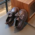 Stylish brown girls' princess loafers featuring a soft sole and a large decorative bow. - Size 26 (Inner Length 16cm) / Brown