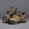 Scarpe da trekking marroni calde per bambini con suola antiscivolo e chiodi metallici - 30 / Cachi