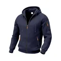 Detailweergave van zware marineblauwe hoodie met oranje ritsen en tactische zakken - Marineblauw