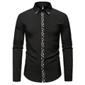 Detailansicht eines schwarzen Herrenhemds mit Paisley-Patchwork an Kragen und Leiste - S / Top (C69-1314) / Schwarz