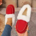 Elegante rode suède winterschoenen met een witte kunstbontrand en warme voering - 36 / Rood