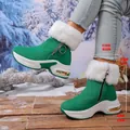 Stivali da neve verdi invernali con pelliccia bianca e dettagli suola platform - 36 / Verde