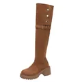 Stilvolle braune Overknee-Stiefel aus Wildleder mit Blockabsatz und Silberknöpfen - Braun
