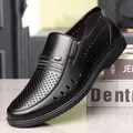 Chaussures décontractées en cuir noir pour hommes avec design perforé respirant - 38 / Style Évidé / Noir