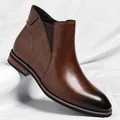 Eleganti stivaletti Chelsea da uomo in pelle marrone lucida con una silhouette sottile - 37 / Marrone