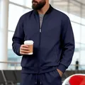 Chaqueta bomber azul marino para hombre con cremallera usada por modelo en terminal - S / Tops / Azul marino