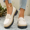 Beige chunky platform loafers voor dames met grove zool en stijlvol retro design - Broken Wit