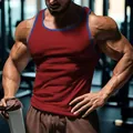Débardeur de musculation rouge pour hommes avec bordure bleue contrastée pour le sport. - Bordeaux