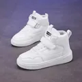 Moderne sneakers alte bianche da donna con chiusura a strappo e lacci classici. - 28 / Bianco