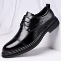 Zapatos de cuero negro para hombre, calzado formal elegante para negocios y bodas clásicas. - 38 / Estilo con Alza / Negro