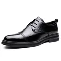Zapatos clásicos de cuero negro para hombre con elegante detalle de puntera y cierre de cordones - 38 / Estilo para Todas las Estaciones / Negro