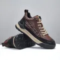 Chaussures décontractées marron pour hommes avec texture crocodile et semelle. - 38 / Marron