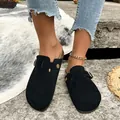 Comodi zoccoli classici in pelle scamosciata nera da donna con fibbia in metallo - 36 / Nero