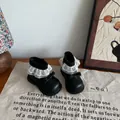 Détail de bottines d'hiver noires pour filles avec bordure en dentelle et noeud décoratif. - 16 / Noir