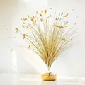 Elegante gouden kunstmatige pauwengras voor luxe bruiloft- en etalagedecoratie. - Goud